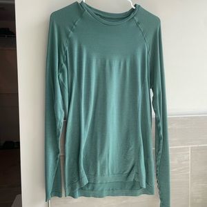 Alo Vent Tee, Size Medium, Condition Very Good, Color Green